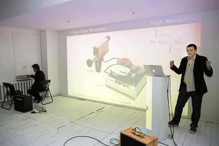 Siarhiej Pukst, Maksim Tymińko / during the opera-report «Projector». Photo V.Ščarbakova © Goethe-Institut
